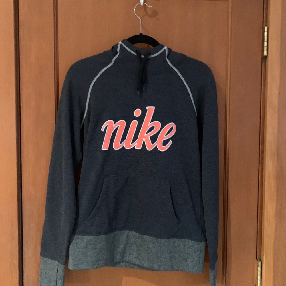 NWOT Nike Long Sleeve Hoodie Pullover S Therma-Fit